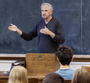 War in context: Yale’s Ukraine course reaches a global audience